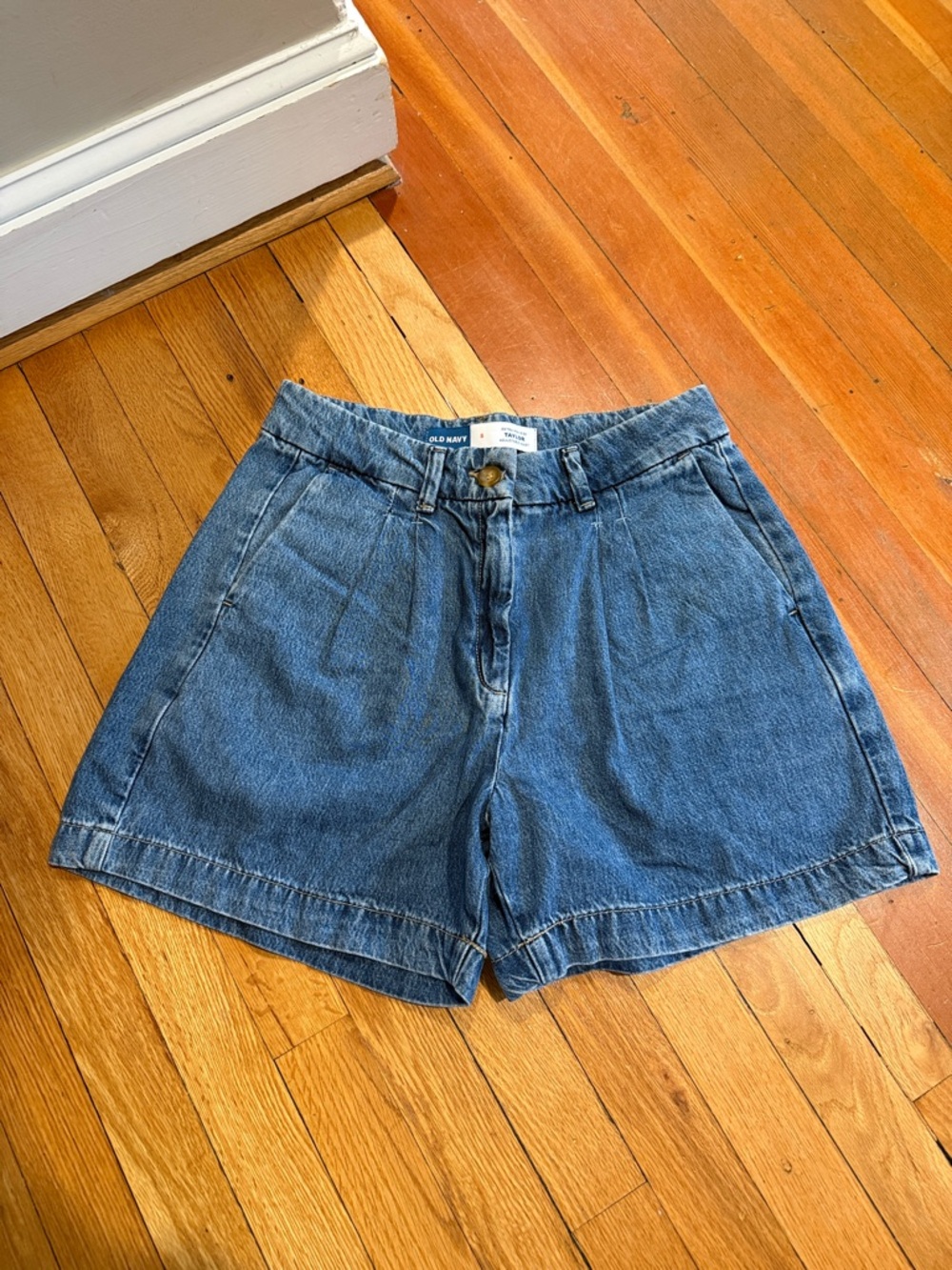 Old Navy Relaxed Fit Adjustable Pleated Denim Shorts - Medium Blue